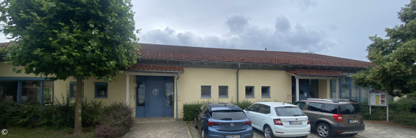 Frontalansicht Gemeindezentrum