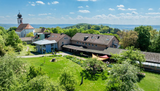 Drohnenaufnahme des Familienerholungsgeländes